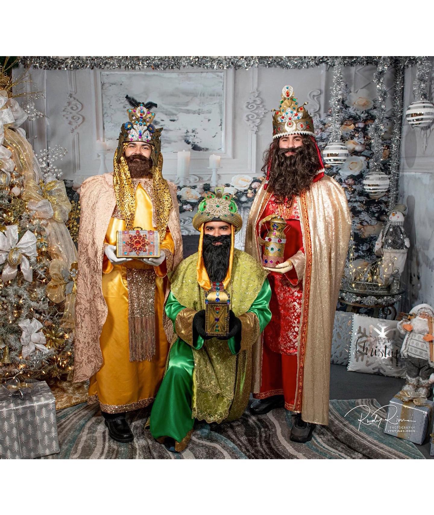 Weißes Weihnachtszimmer mit Dekorationsfotografie-Hintergründen DBD-P19188
