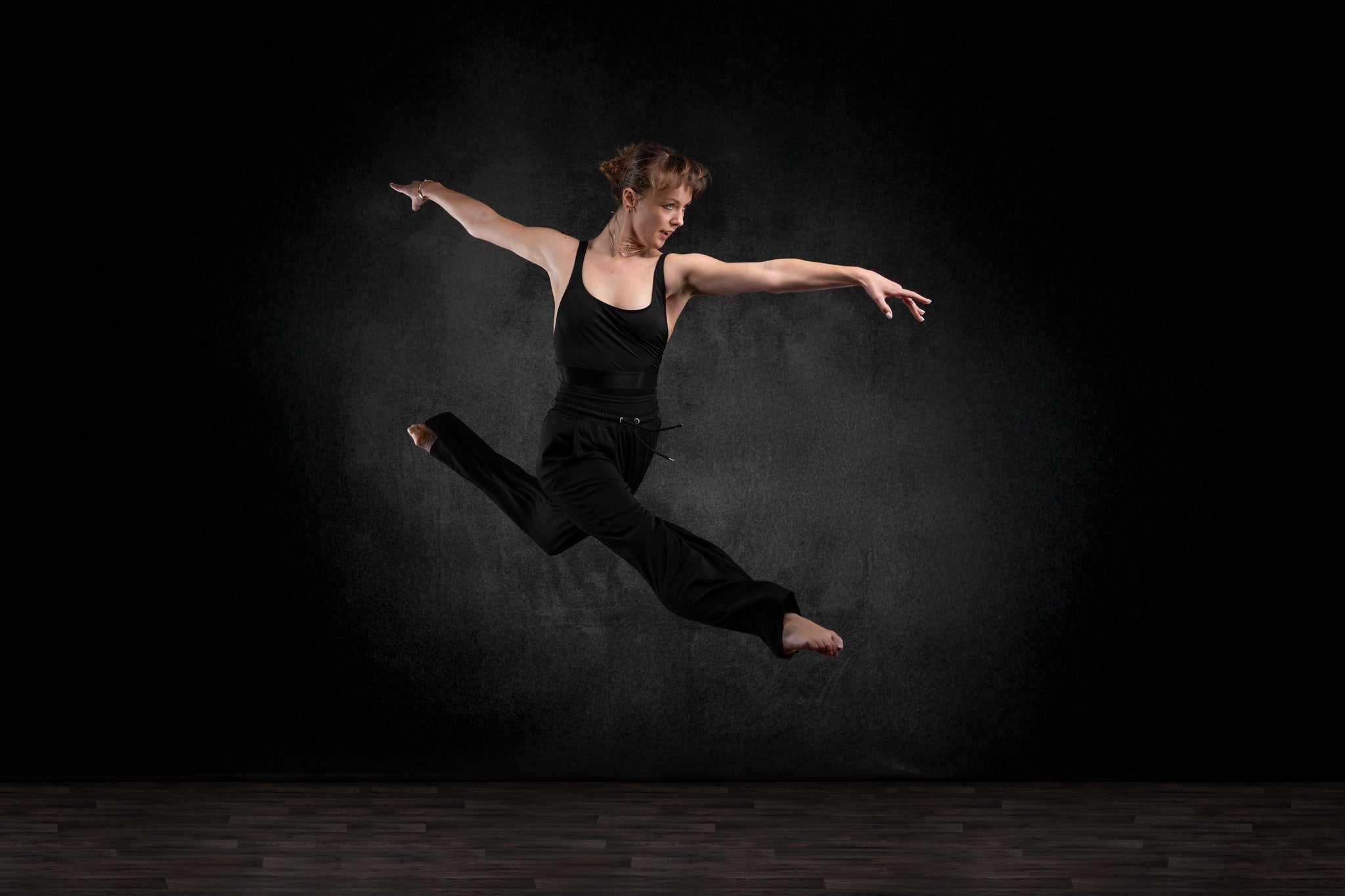 Schwarzer abstrakter Hintergrund für Fotostudio DBD-19478