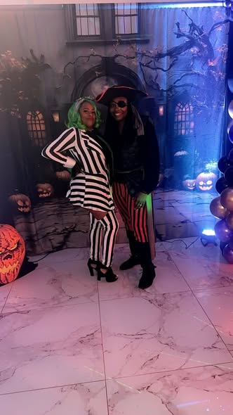Gespenstische Halloween Nacht Friedhofstor Hintergrund RR8-373