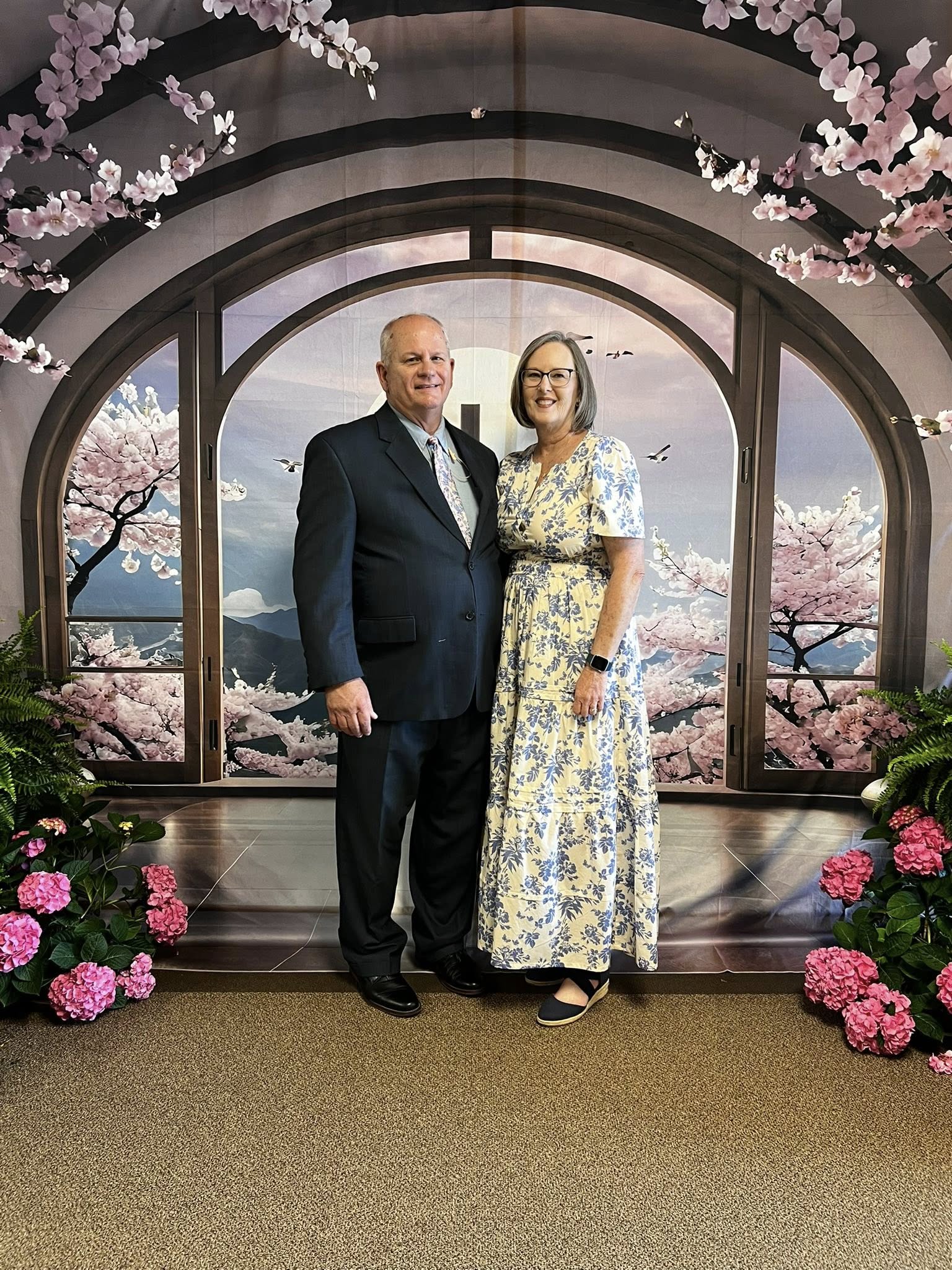 Ostern Hintergrund Kreuz Blüte Gerahmte Fenster Hintergrund BRP11-322