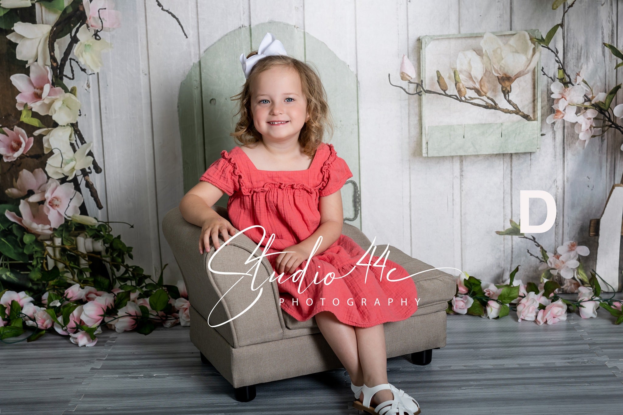 Rosa Blumen Rustikales Haus Frühlings Hintergrund D1055