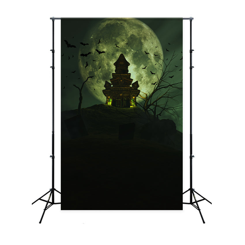 Halloween Hintergrund mit Vollmond und Burg auf dem Hügel BRP8-231