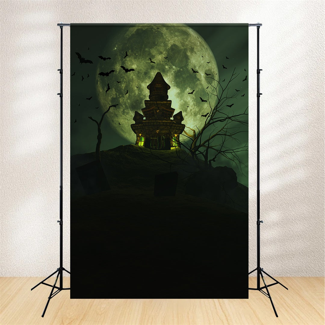 Halloween Hintergrund mit Vollmond und Burg auf dem Hügel BRP8-231