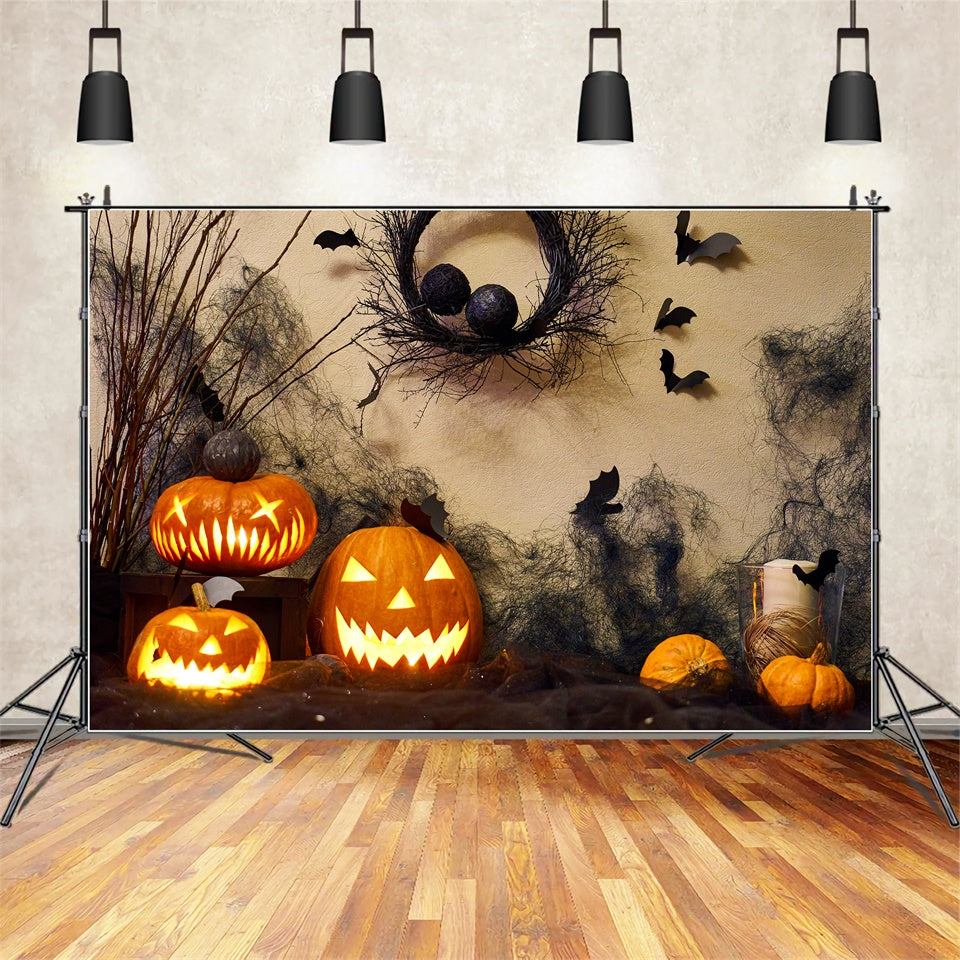 Dunkle Zweige und Jack-O'-Lantern-Glühwürmchen BRP8-355