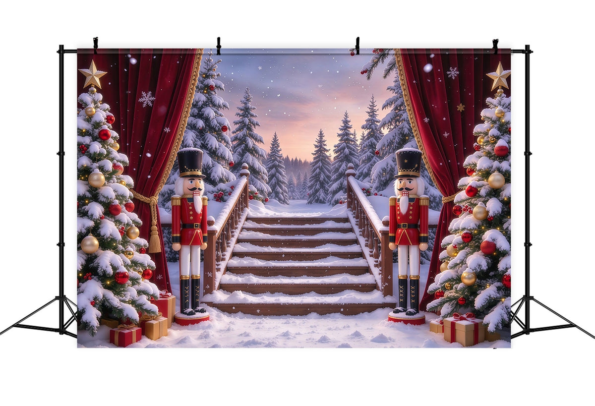 Weihnachtlicher Themenhintergrund Verschneiter Waldeingang Nussknacker Bühne GQ610-59