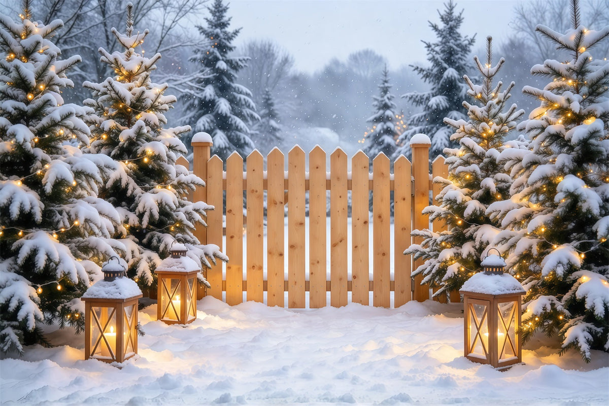 Weihnachtlicher Außenhintergrund Verschneiter Kiefern Laternenzaun GQ69-110