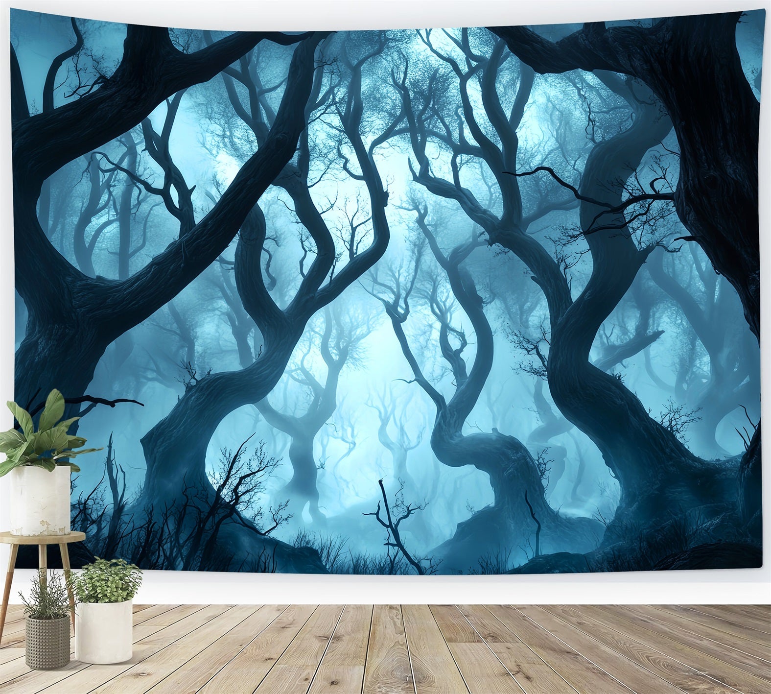Dunkler, unheimlicher Wald mit verdrehten Bäumen und blauem Nebel Waldkulisse LXX58-280