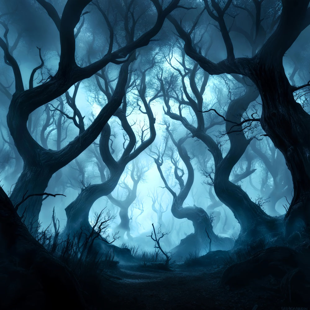 Dunkler, unheimlicher Wald mit verdrehten Bäumen und blauem Nebel Waldkulisse LXX58-280
