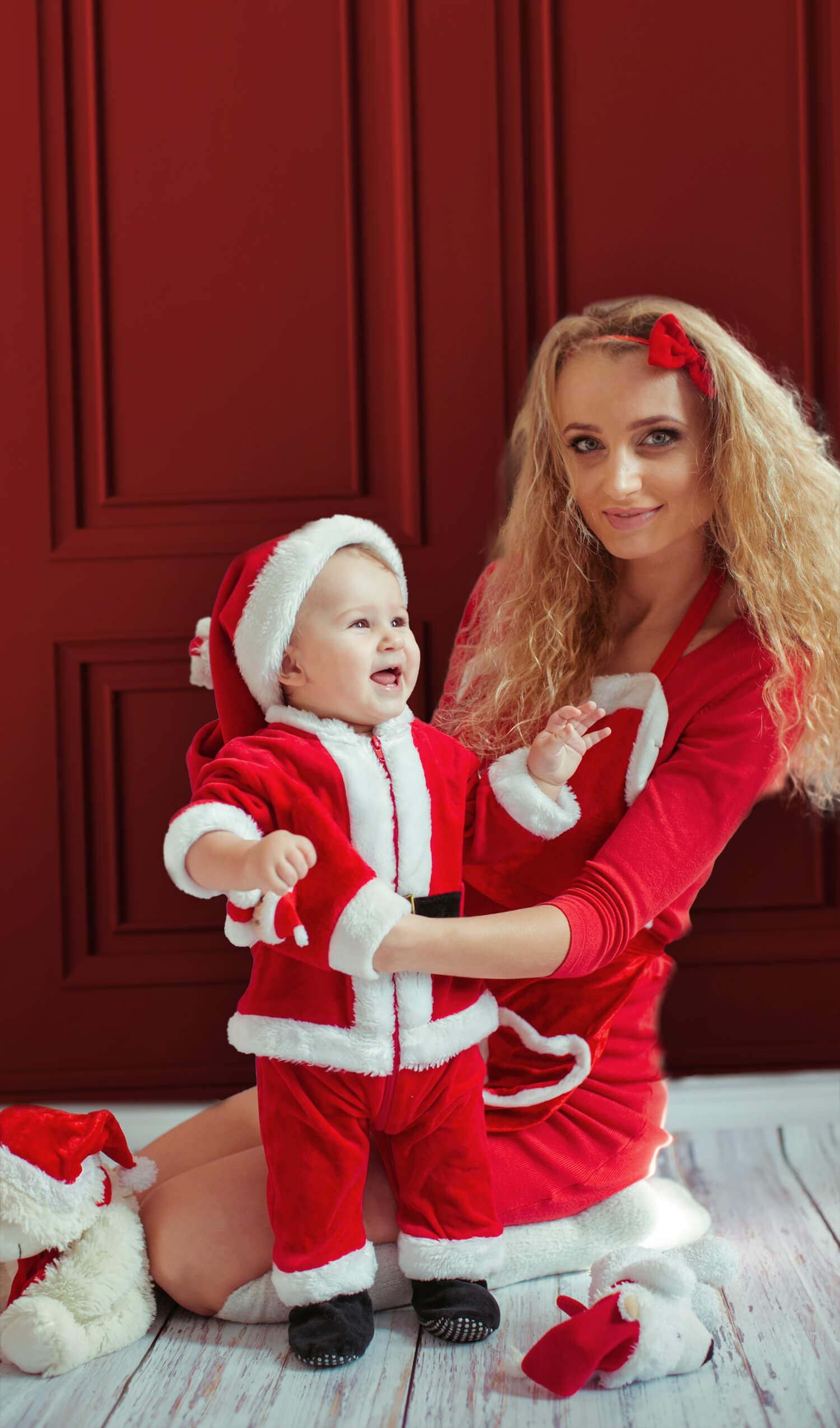 Klassischer Roter Retro Wandhintergrund im Innenbereich M6-115