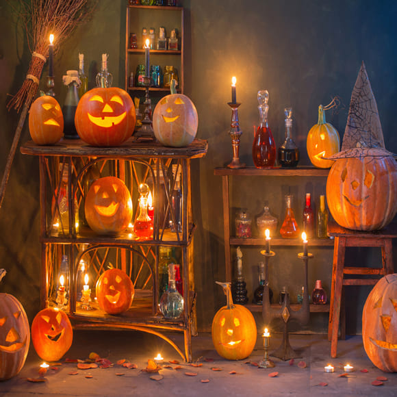 Gespenstische Interieur Halloween Kürbisse Hintergrund M8-48