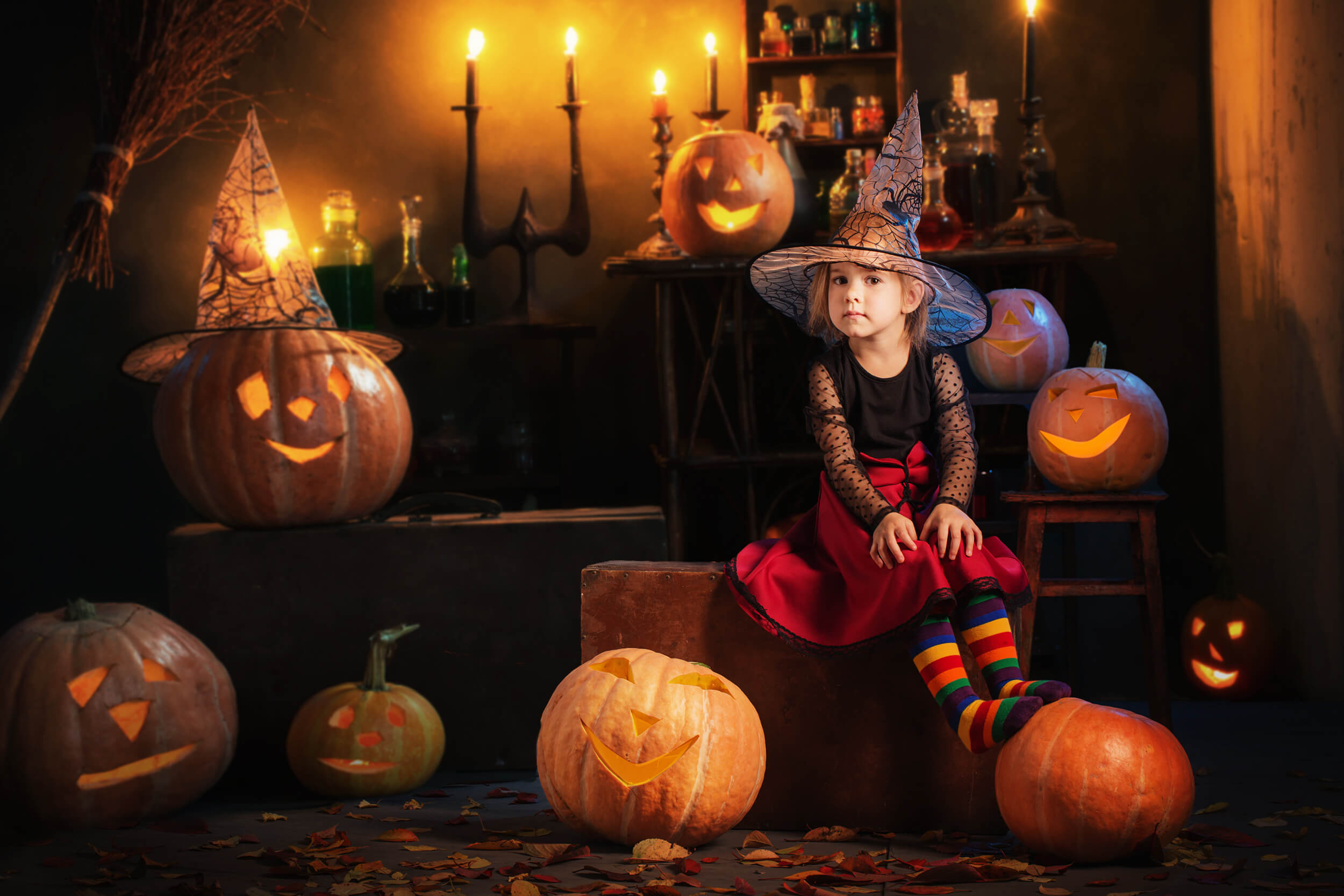 Halloween Hexe Zimmer Kürbisse Kerzen Hintergrund M9-47