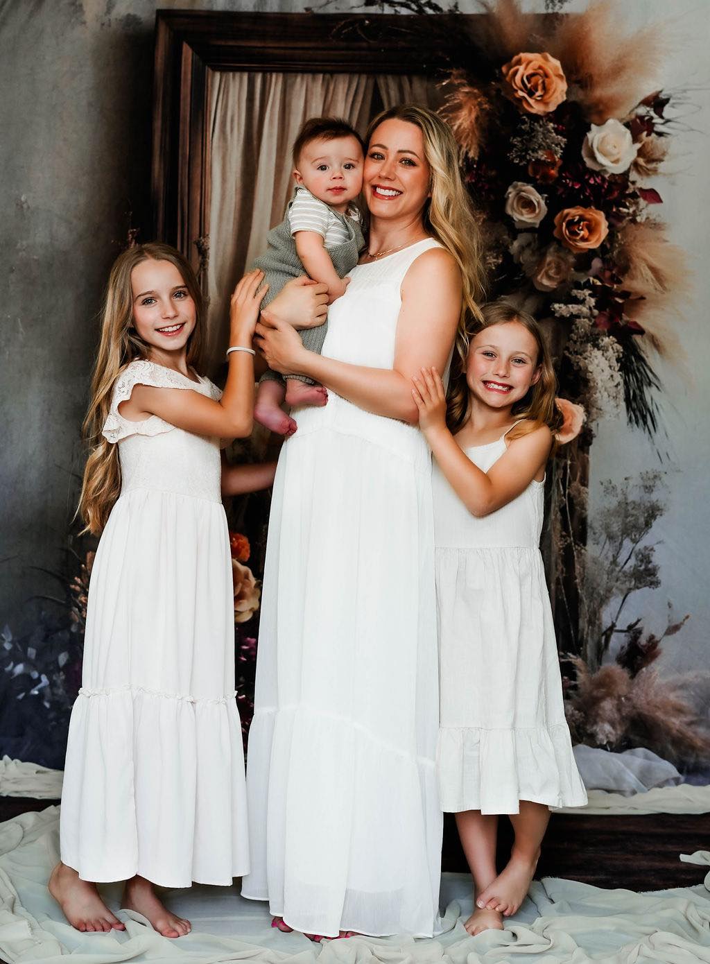 Üppige böhmische Flora im Holzrahmen Hintergrund RR8-520