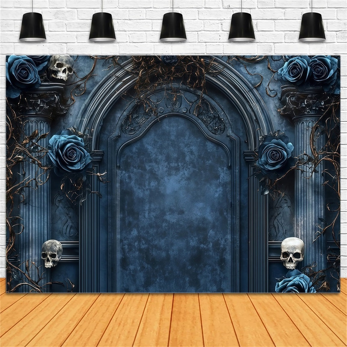 Garagentor-Halloween-Fotohintergrund Gotischer Bogen mit blauen Rosen und Totenköpfen Gespenstische Halloween-Kulisse TWW58-46