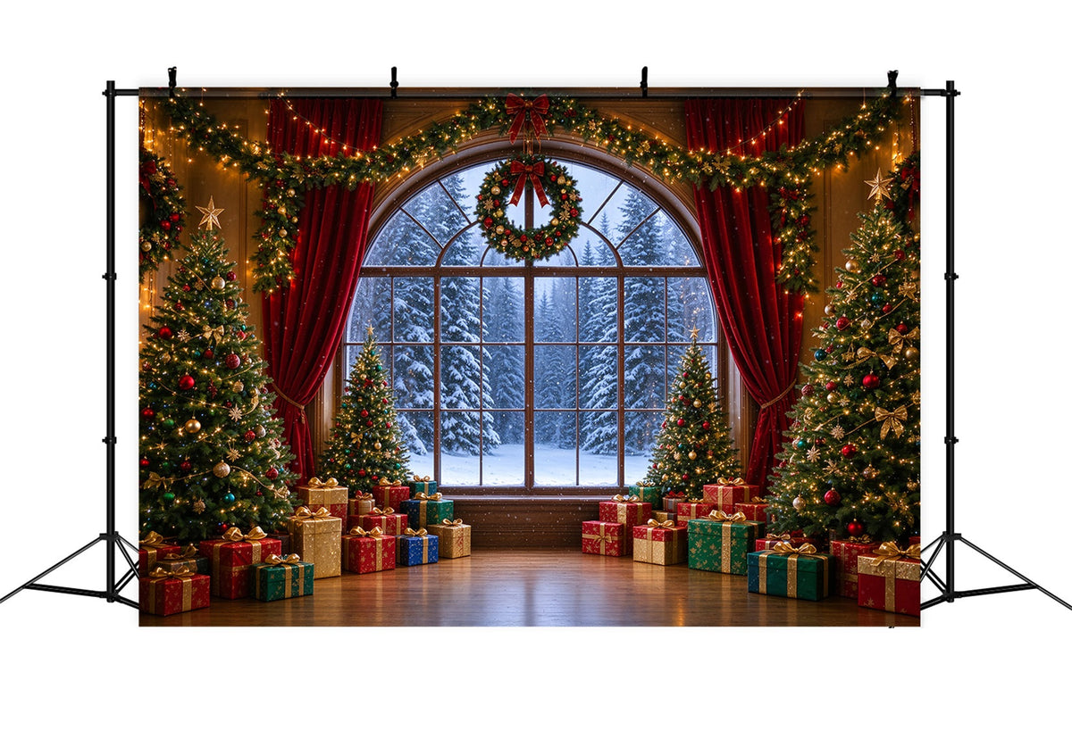 Weihnachtlicher Hintergrund Bogenfenster Mit Blick Auf Verschneiten Wald ZTT610-5