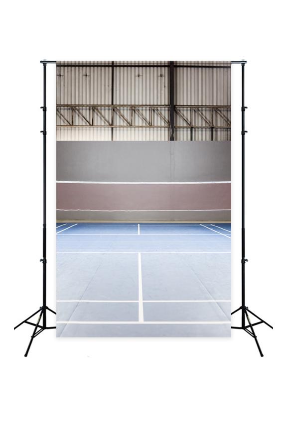 Leerer Badminton Platz mit Scheinwerfer J02454-E