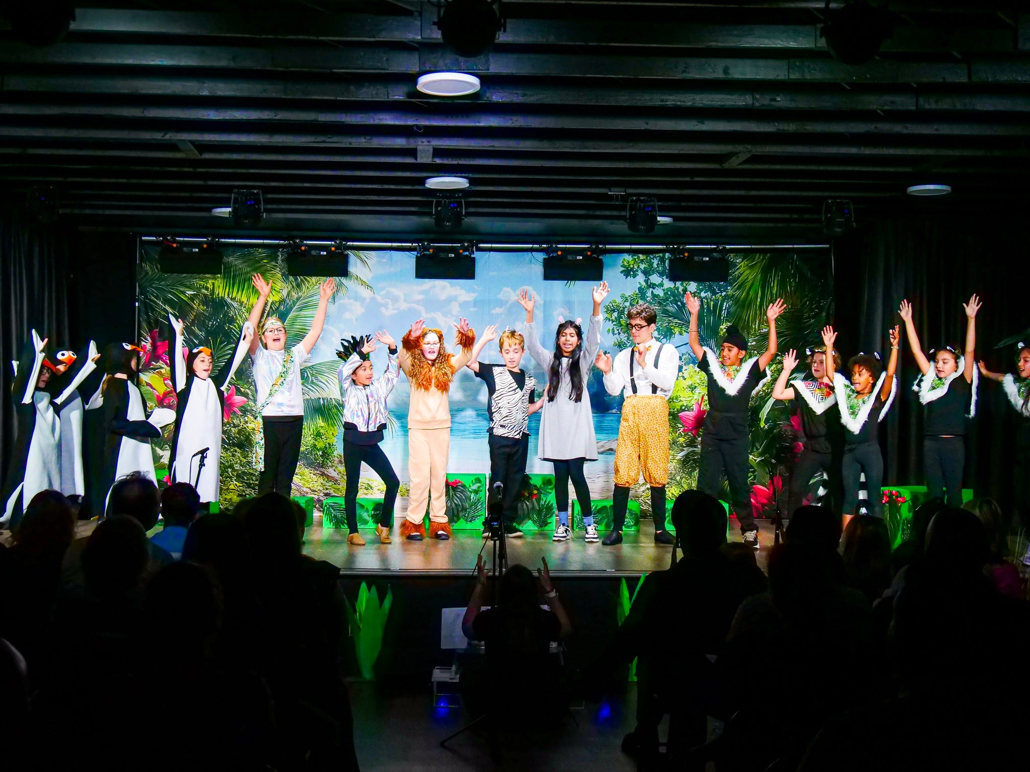 Fotohintergrund Strand Strandweg Palmblätter Sommerhintergrund CJJ3-235