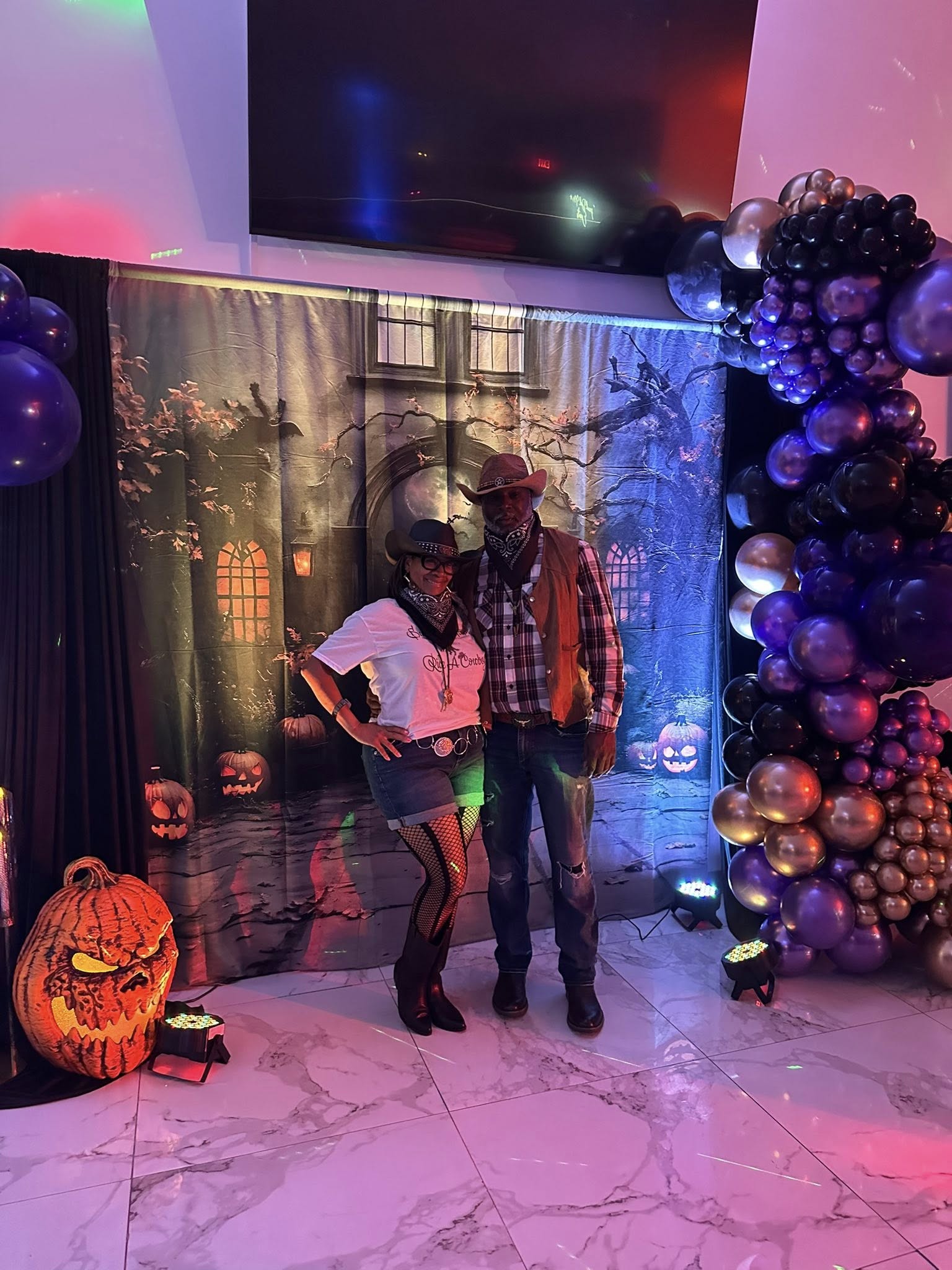 Gespenstische Halloween Nacht Friedhofstor Hintergrund RR8-373