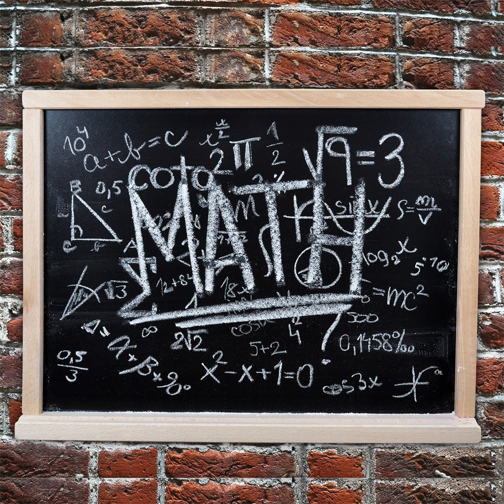 Zurück zu Schule Math Blackboard Hintergrund BRP7-19