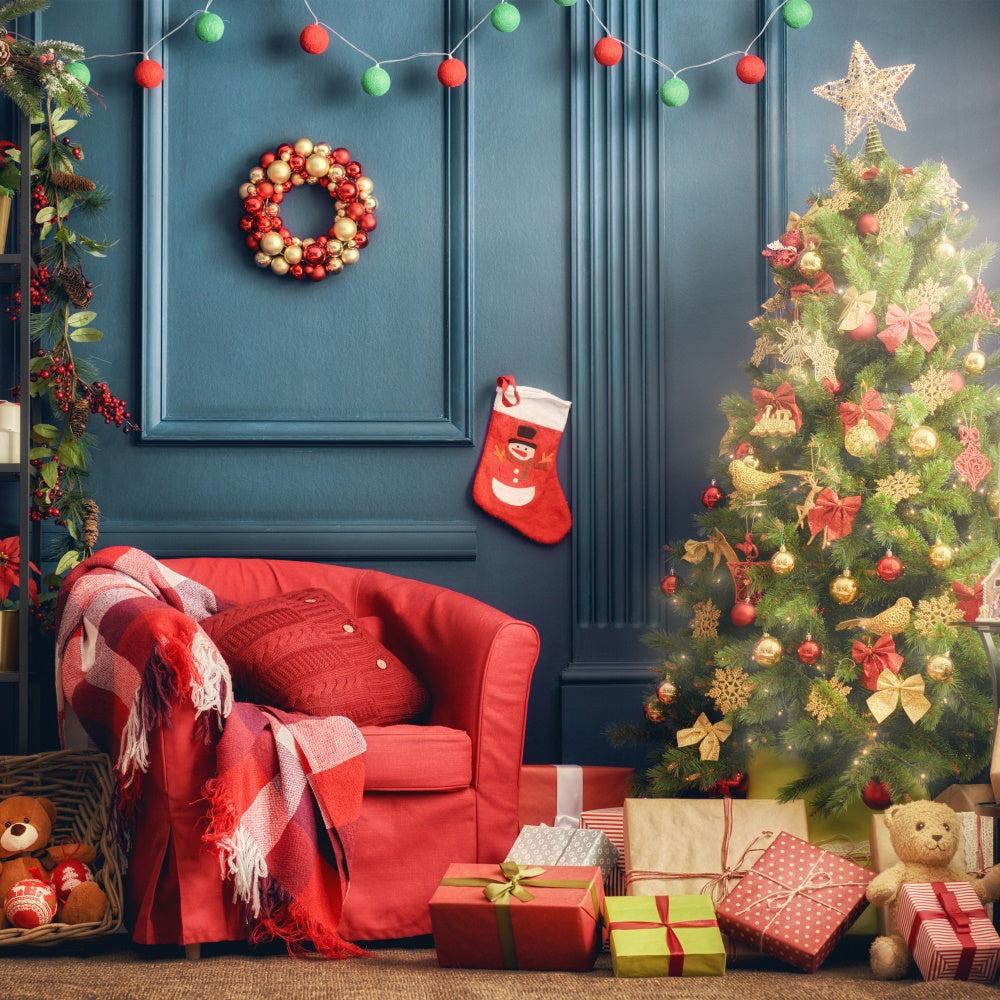 Festliches rotes Sofa und Weihnachtsbaum Hintergrund BRP8-313