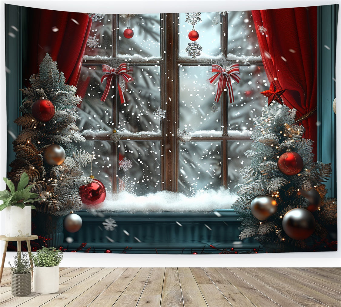 Frostiges Weihnachtsfenster mit roten Ornamenten BRP9-93