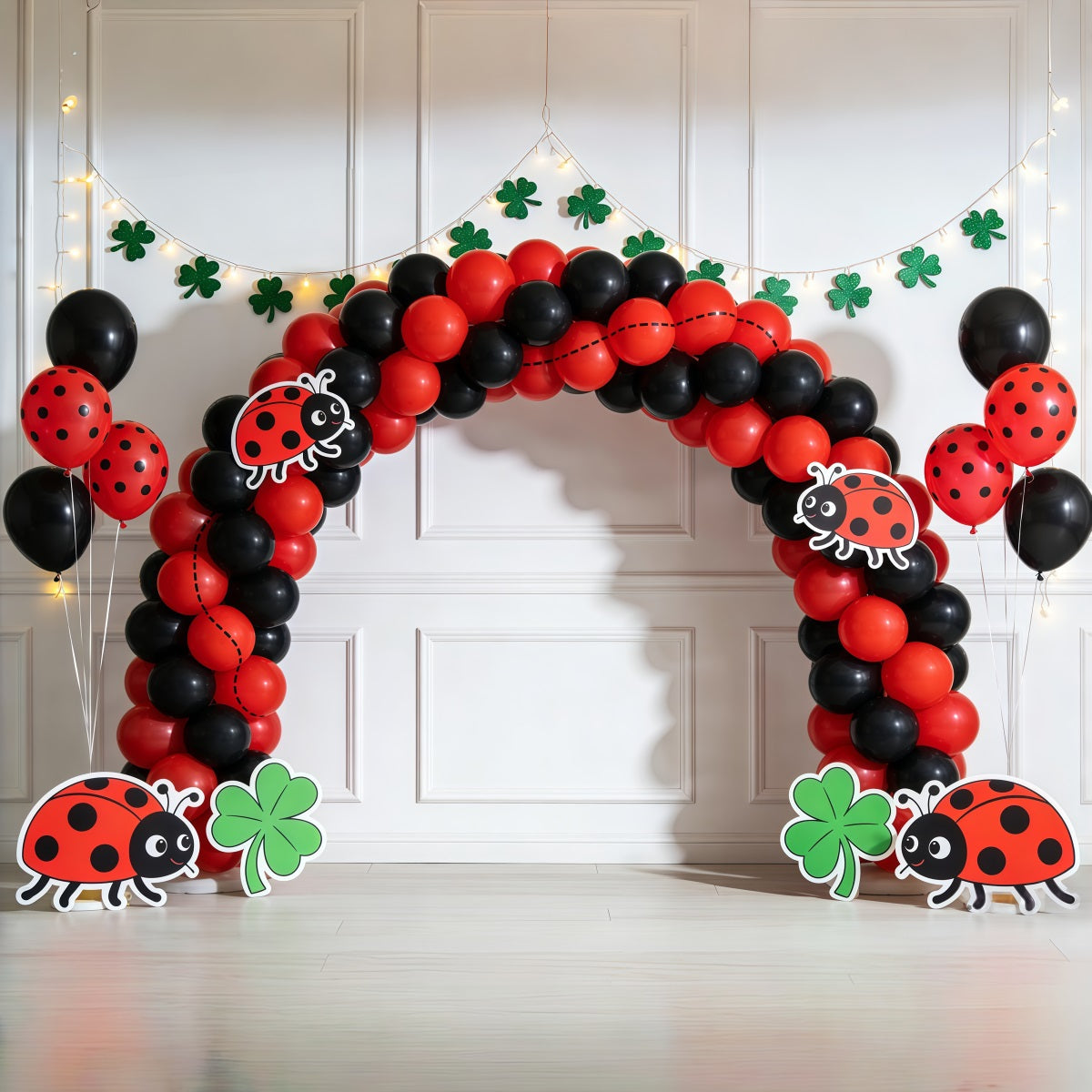 Marienkäfer-Hintergrund Glücksklee-Ballonbogen Frühlingshintergrund für Fotografie CSH61-130