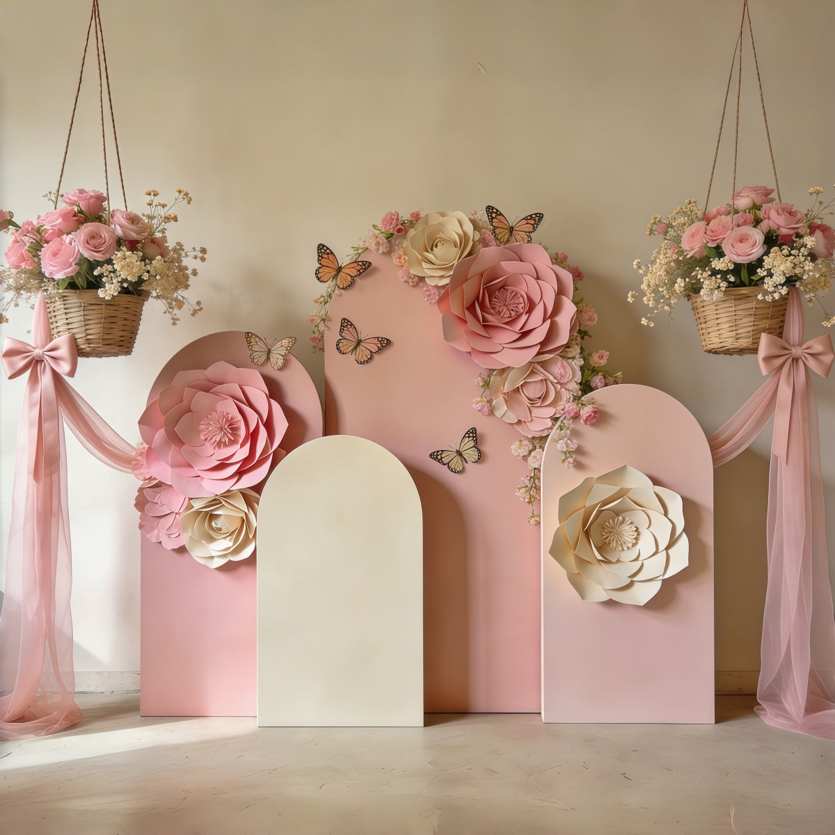Frühlingshintergrund mit Papierblumen, rosafarbenem Blumenbogen und Schleifen, Fotohintergrund mit Blumenmuster CSH61-162