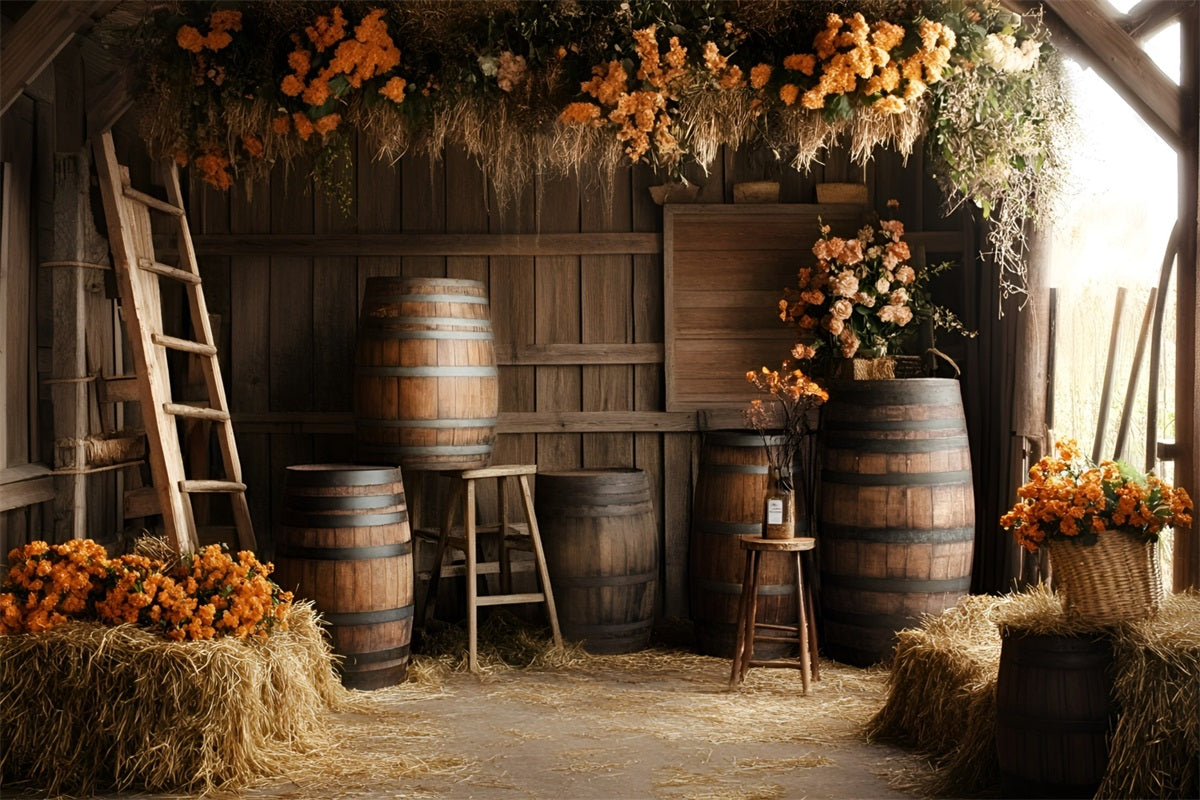 Rustikale Kulisse Rustikale Scheune Fässer Orange Blumenarrangements Vintage Fotografie Foto Hintergrund GQ58-122