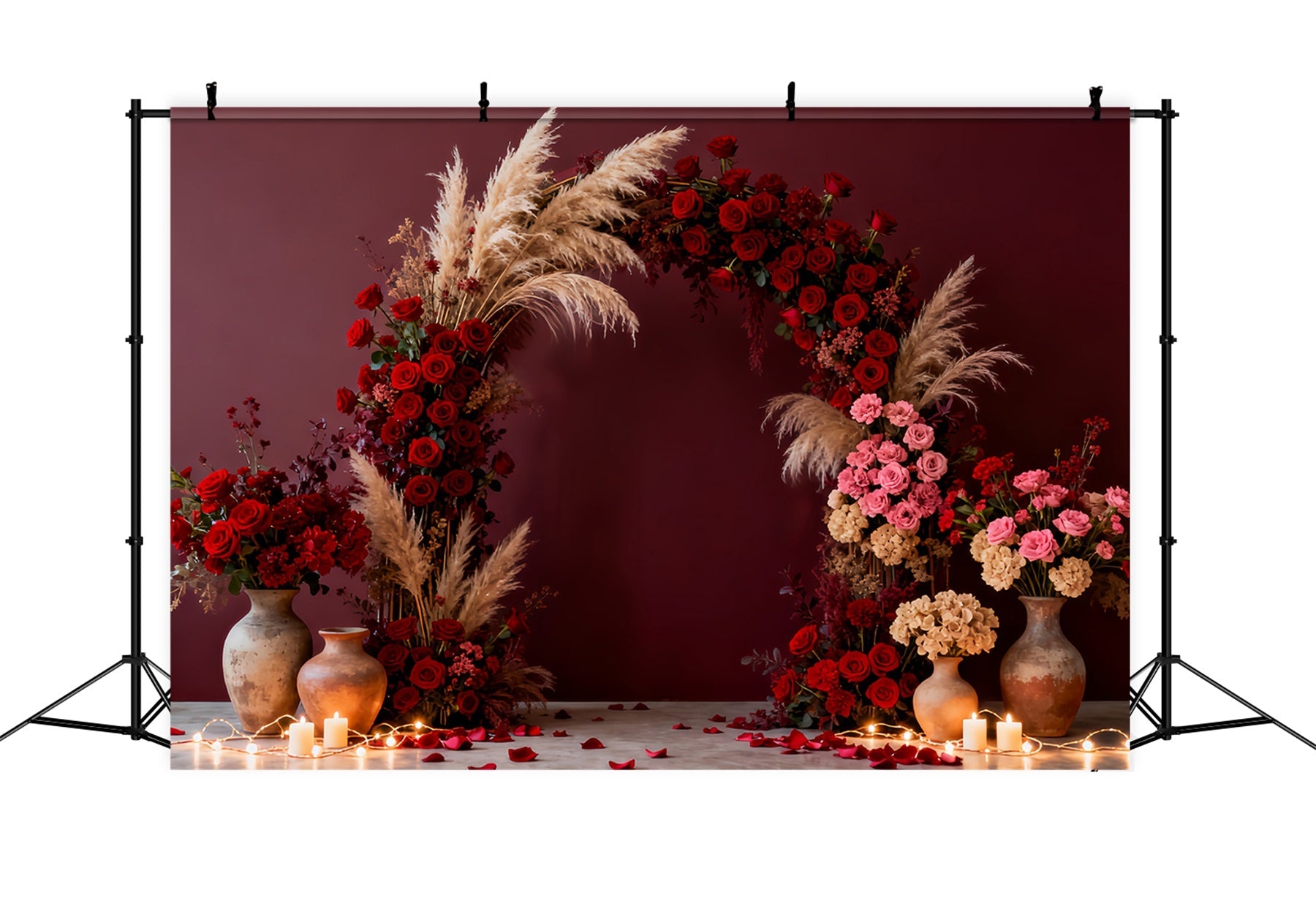 Boho-Blumen-Valentinstag-Hintergrund Romantischer Raum bei Kerzenschein Roter Rosen-Hintergrund LXX512-69