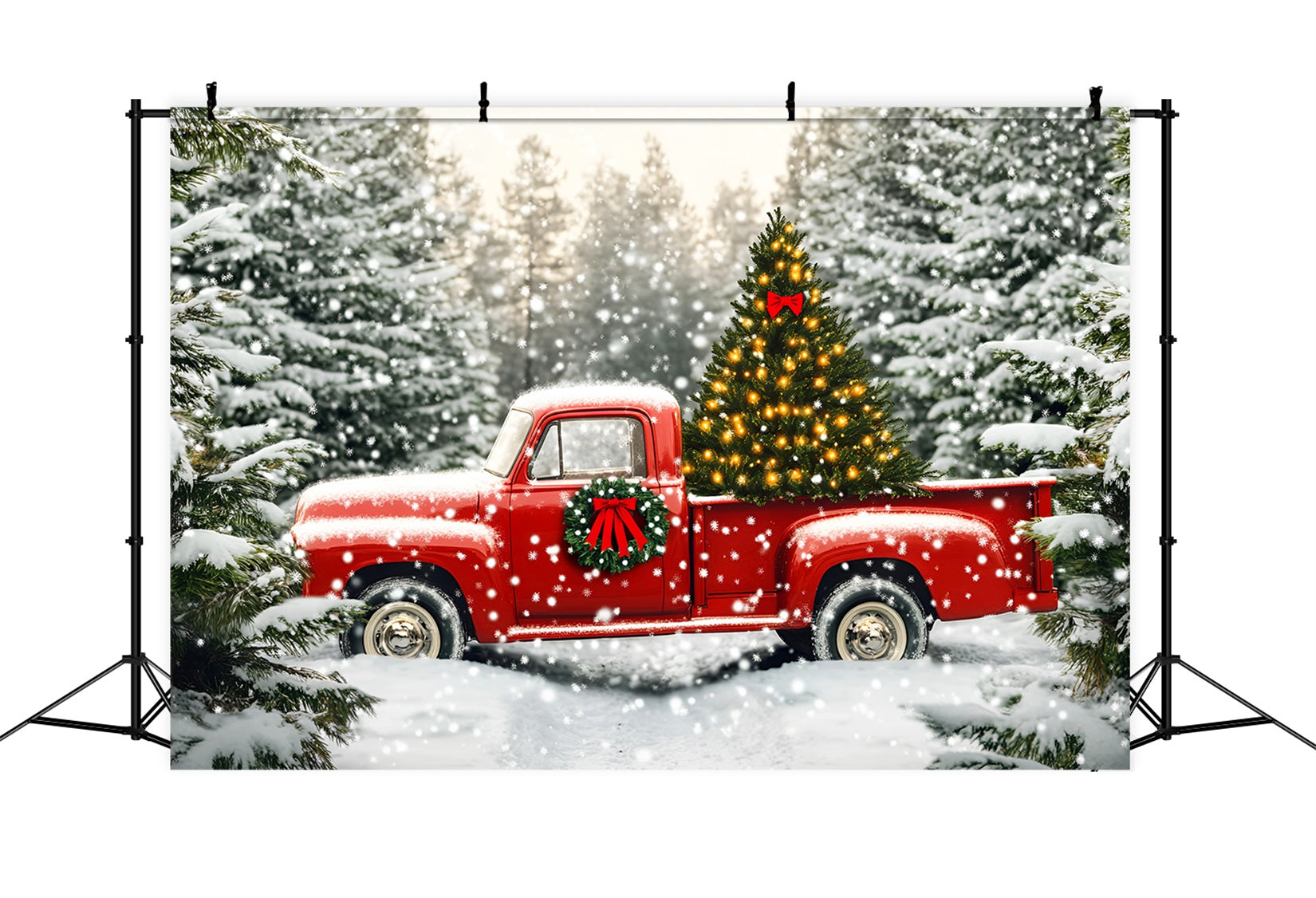 Baumfarm-Kulisse Roter Lkw Verschneiter Weihnachtsbaum Weihnachtskulissen-Ideen LXX59-199