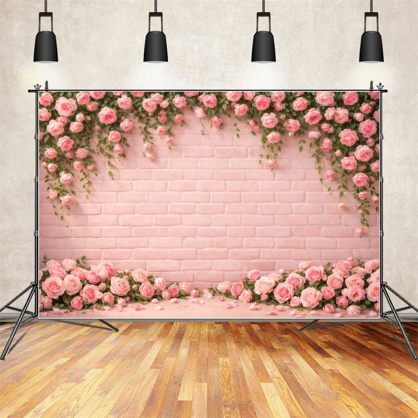 Hintergrund für den Muttertag mit rosa Backsteinmauer, Rosenblütenrand und Blütenblättern – Ideen für Fotohintergründe zum Muttertag LXX63-24