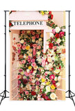 Romantische rosa Telefonzelle gefüllt mit Blumen Hintergrund M1-13