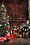 Vintage Zimmertür Weihnachtsbaum Geschenke Hintergrund M10-21