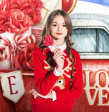 Valentinstag Rose Bär Kofferraum Rotes Auto Regenbogen Luftballons Graffiti Hintergrund M12-11