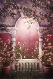 Fantasievolle rosa Wildrosen Ranken um Marmor Gazebo nebligen Wald Hintergrund M2-17