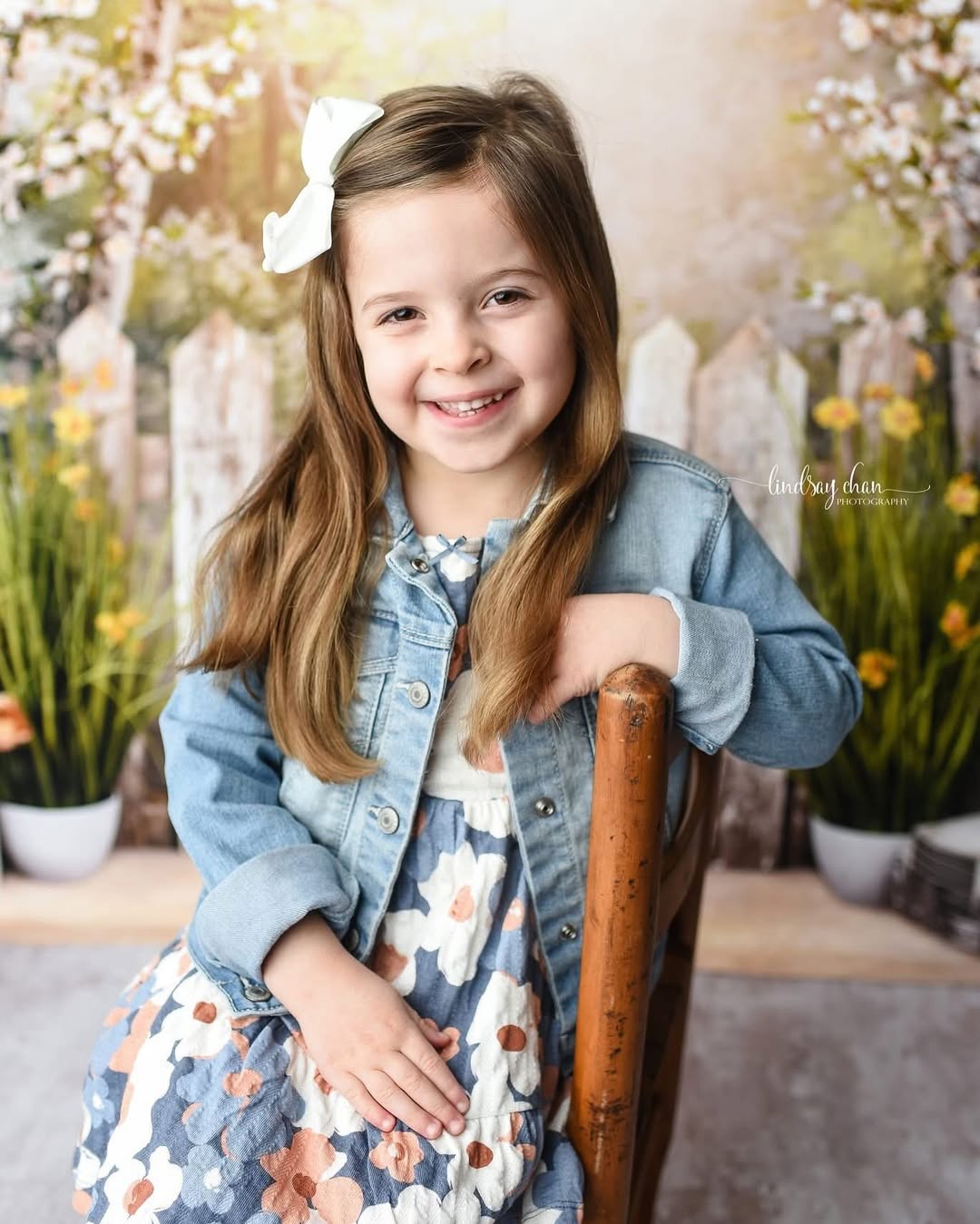 Kunstvolle Hintergründe Frühlingsgarten Zaun Blumen LKW Künstlerischer Fotohintergrund MRR9-34
