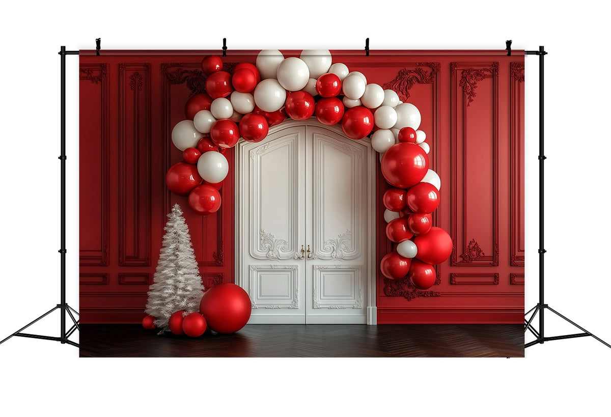 Weihnachtsballonbogen-Hintergrund Rote Wand Weiße Tür Eingang Weihnachtskulissen RR69-36