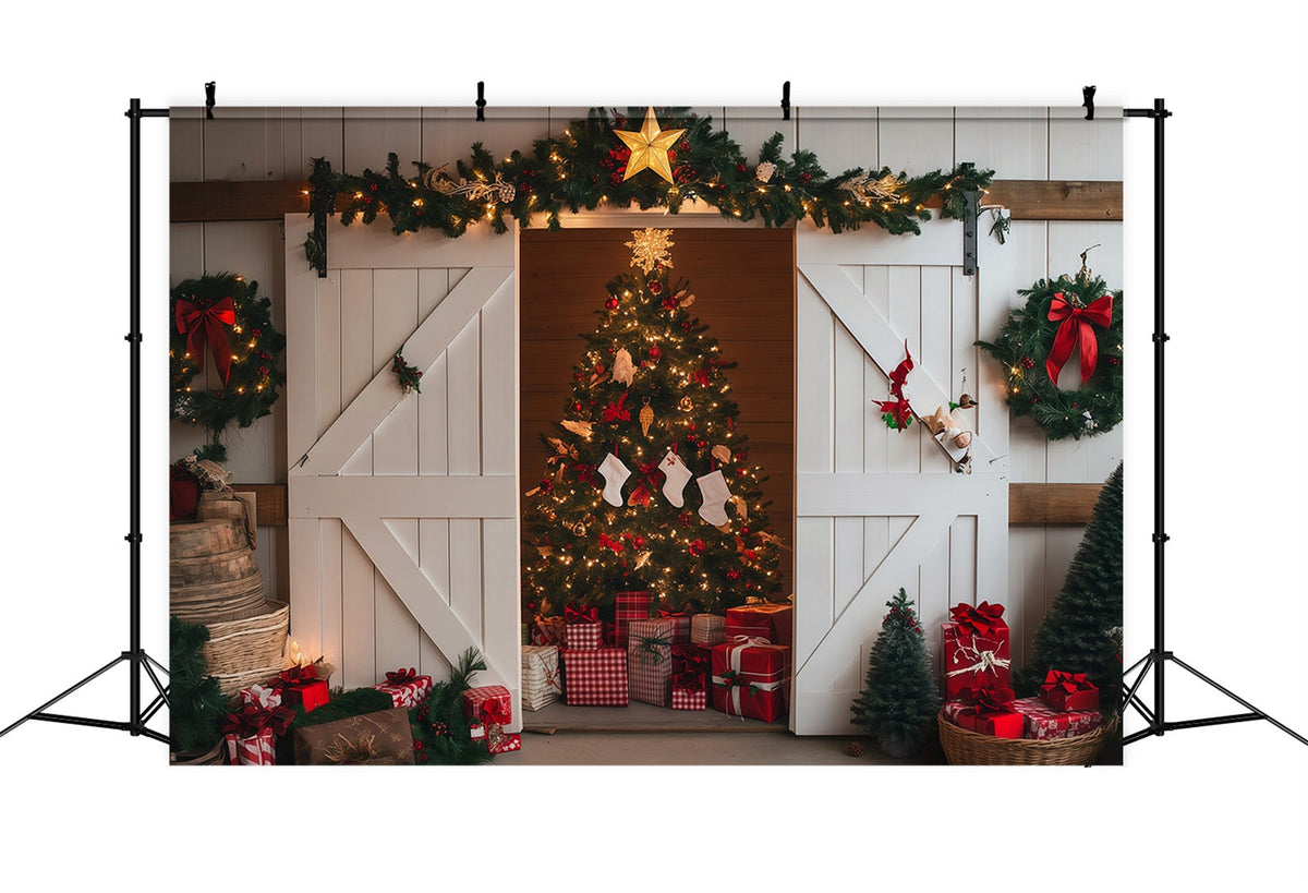 Weihnachts-Scheunentor-Hintergrund Rustikale Scheunenbaum-Ausstellung Professionelle Weihnachtskulisse RR69-86