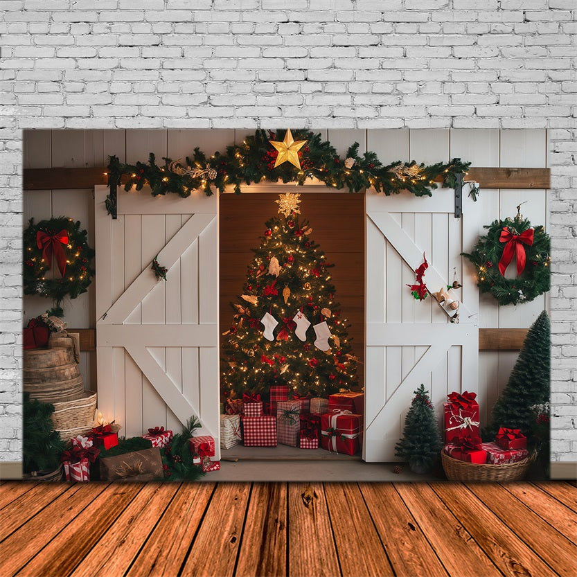 Weihnachts-Scheunentor-Hintergrund Rustikale Scheunenbaum-Ausstellung Professionelle Weihnachtskulisse RR69-86