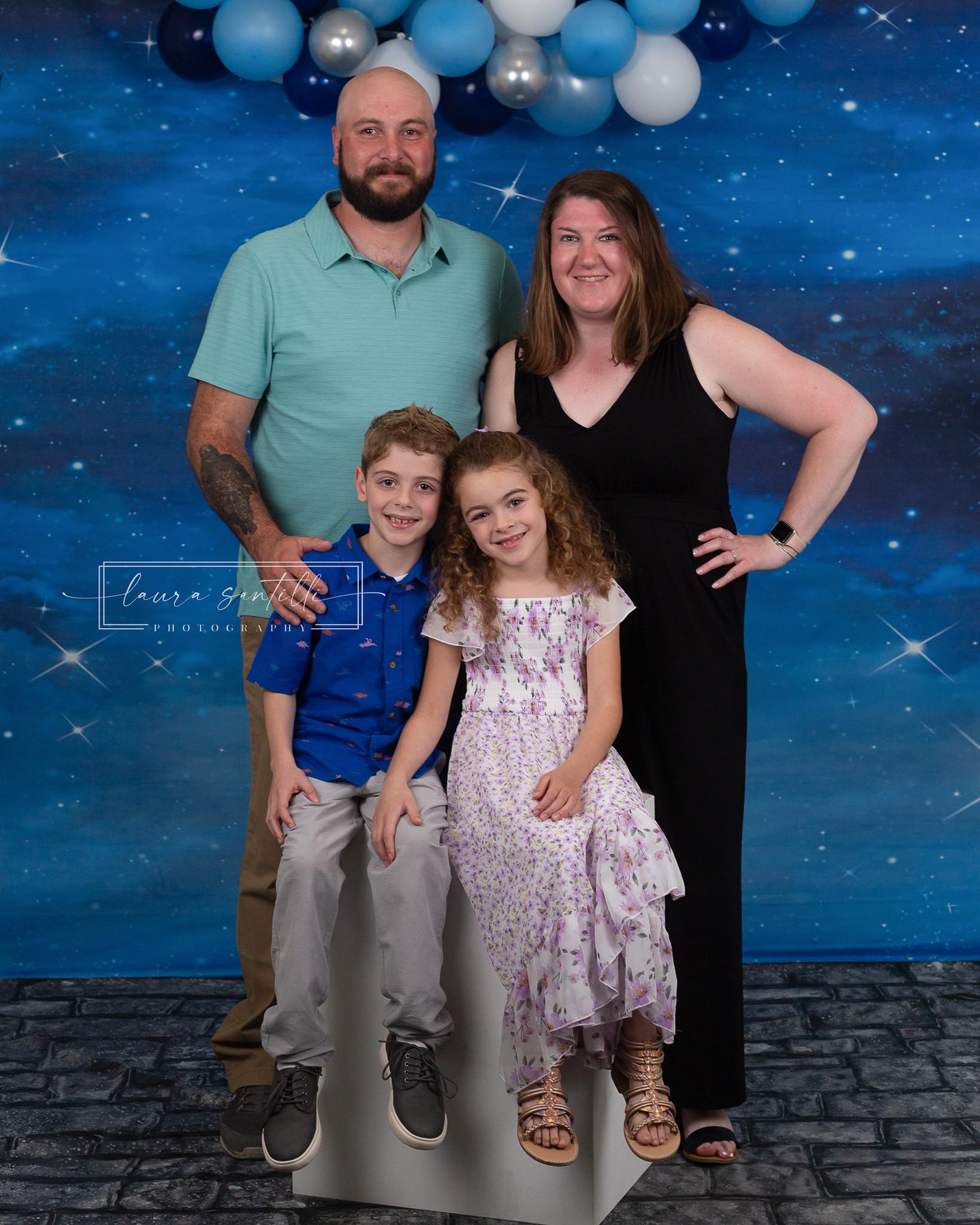 Blauer Nachthimmel weiße Wolken funkeln Sterne Fotografie Hintergrund lv-1468