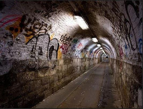 Graphic  Dirty Pedestrian Wall Tunnel Building Backdrop For Photography