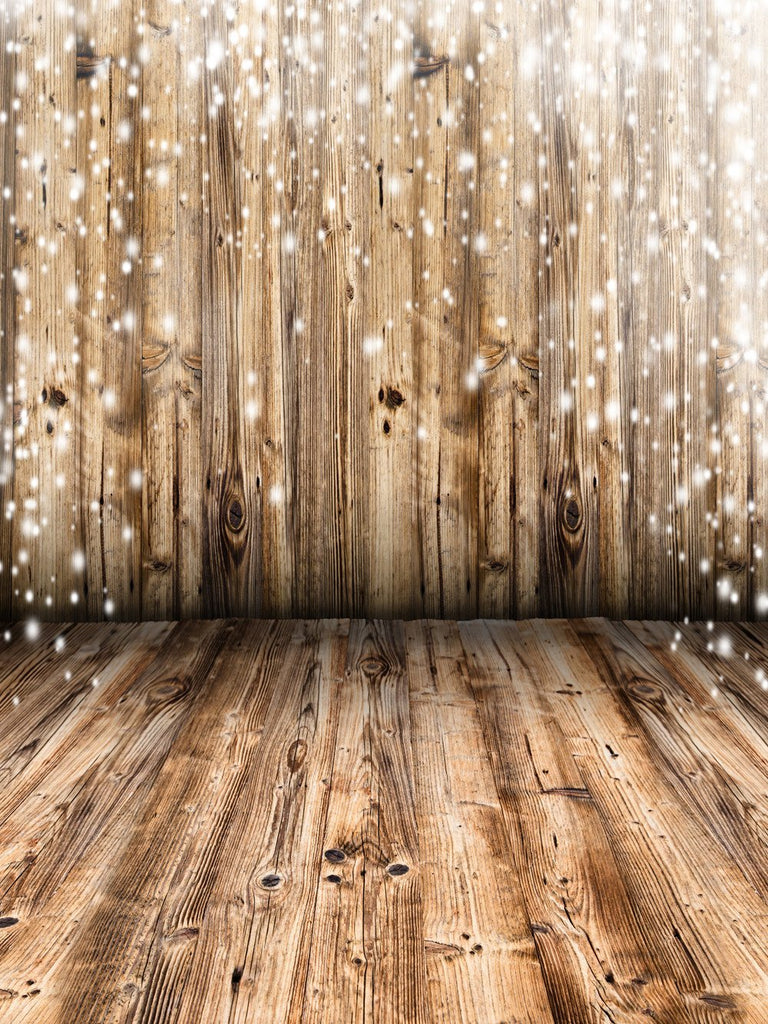 Schneebesen auf schwarzem Holz als Hintergrund - ein lizenzfreies Stock  Foto von Photocase